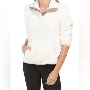 Eddie Bauer Fuzzy Pullover, Sz. L, Off White, Pouch Pocket, 1/4 Snap Closure